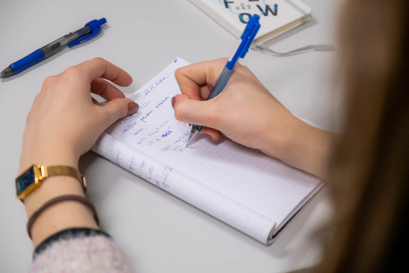 Medium ef4a9230 bb46 4187 8b73 317371a16160